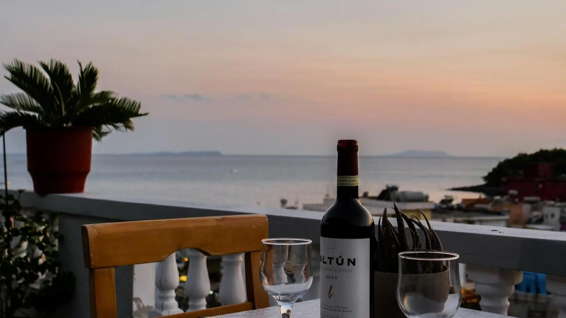 Sea Breeze Rooms Himare