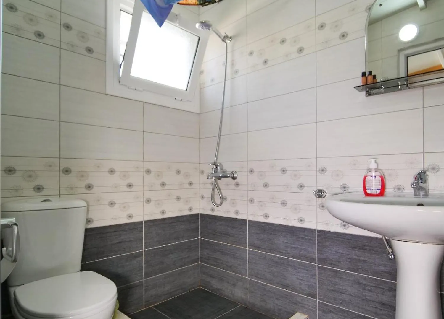 Appartamento Sea Breeze Rooms Himare