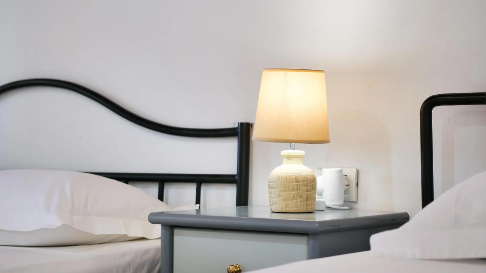 Sea Breeze Rooms Himare