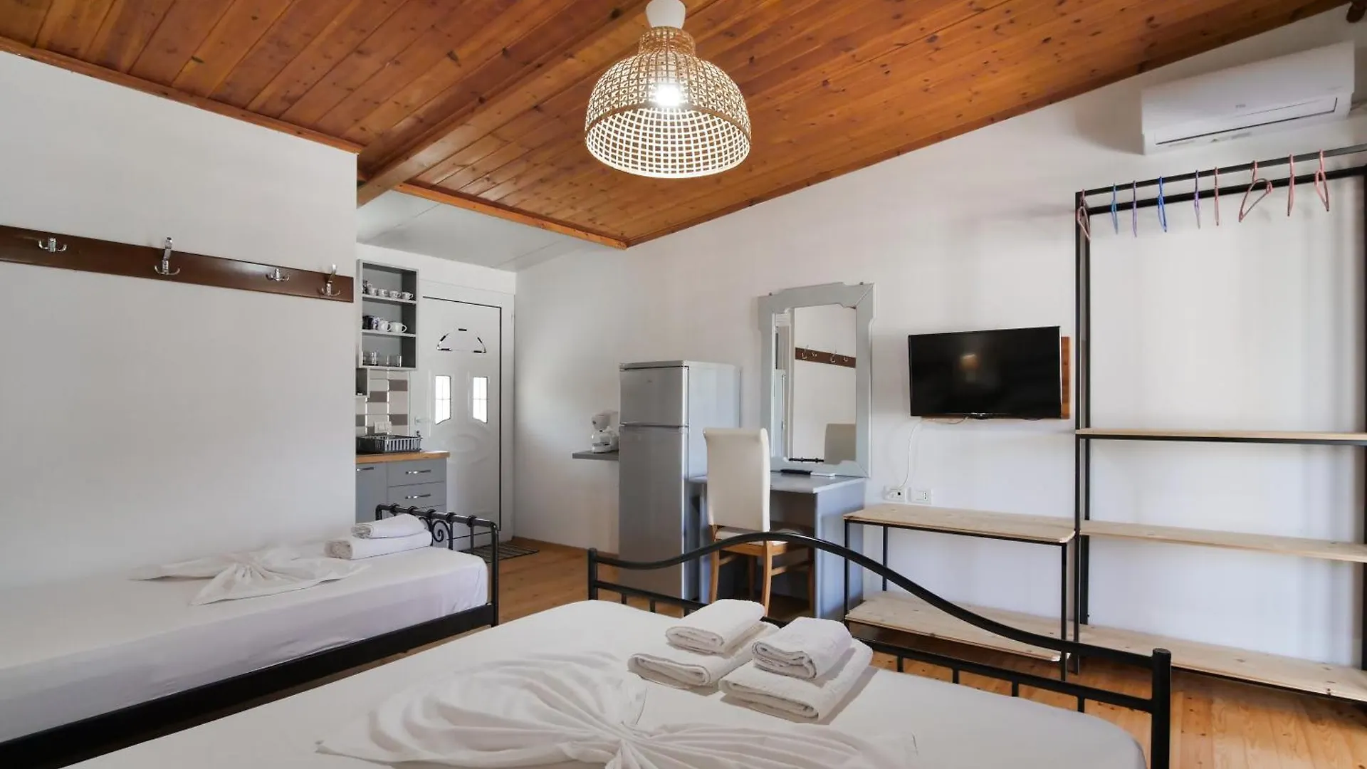 Appartamento Sea Breeze Rooms Himare