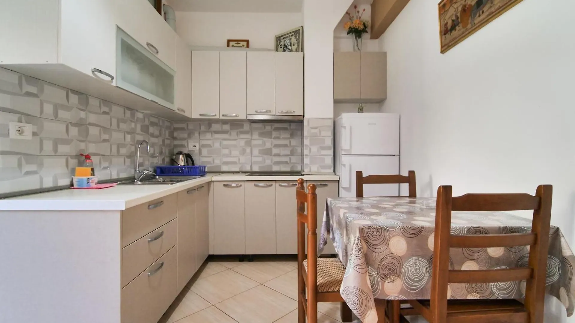 Sea Breeze Rooms Himare Appartamento